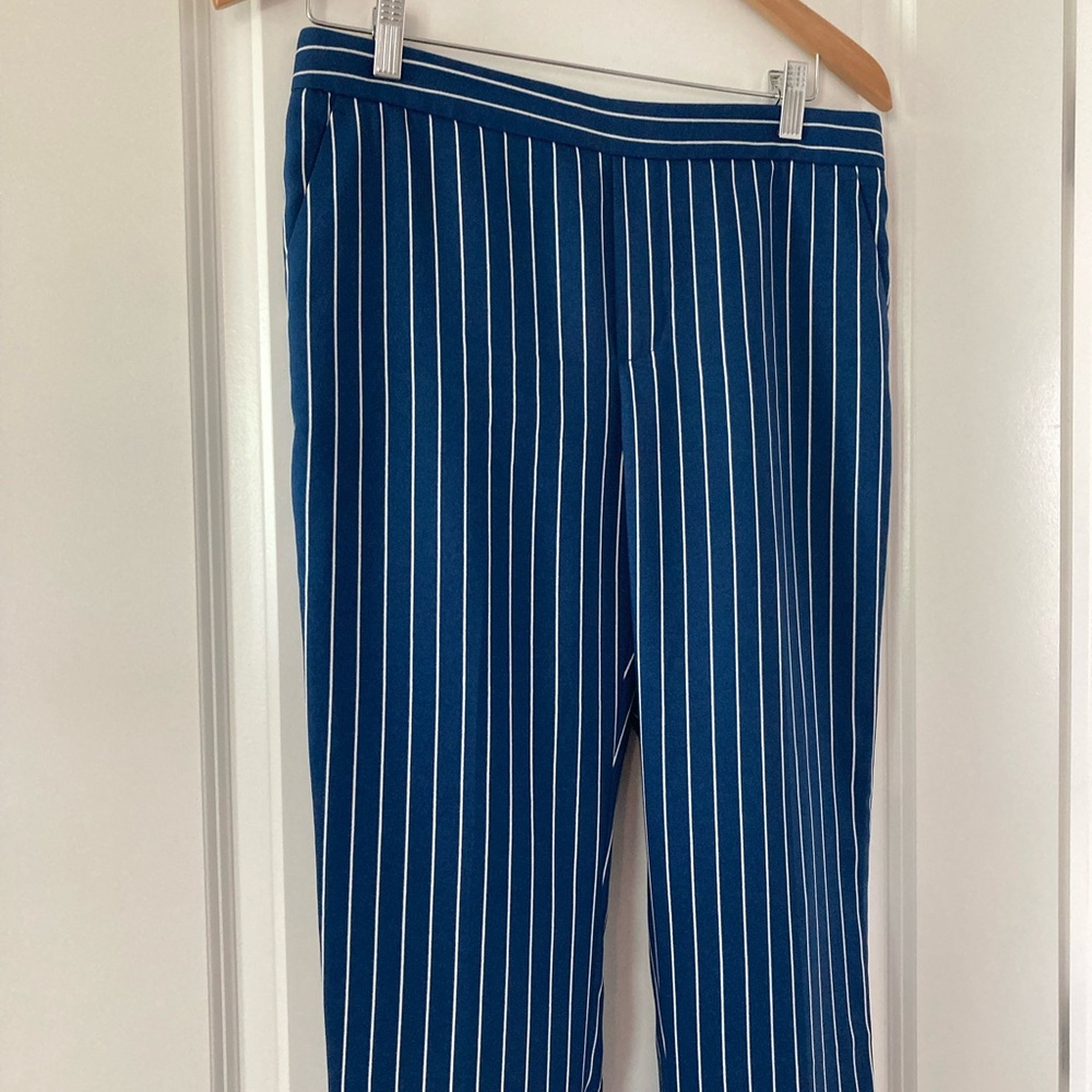 Banana Republic Factory 8 Petite Blue and White Cropped Pinstripe Pants - Picture 3 of 10